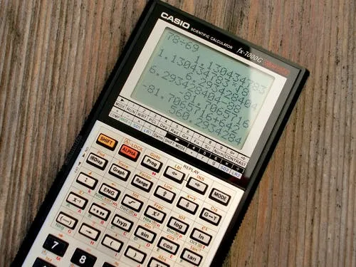 Arquivo:1- Como pedir emprestimo - calculadora- Wikiajuda.webp